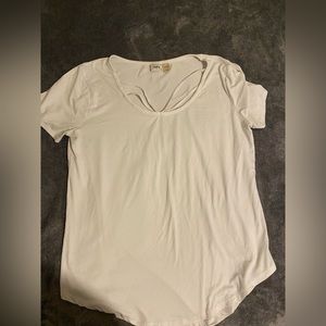 Shortsleeved shirt with cross neck